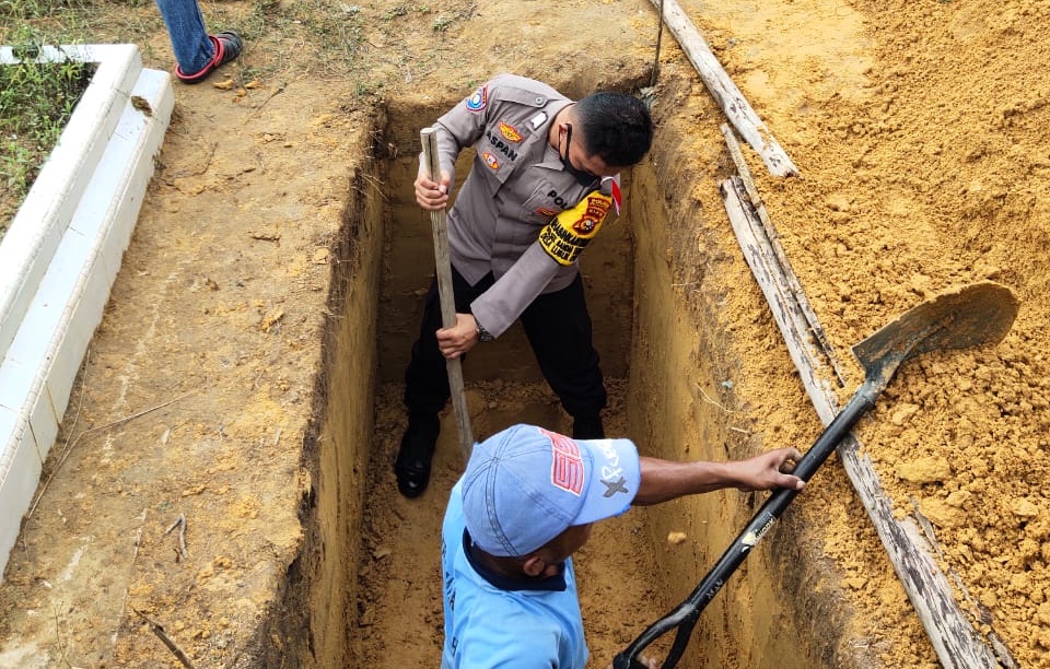 Personel Polsek Bandar Sei Kijang Selalu Hadir di Tengah Masyarakat dalam Keadaan Suka Maupun Duka
