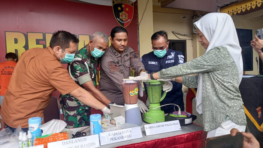 Polresta Pekanbaru Musnahkan Sabu dan Pil Ekstasi Milik Lima Sindikat Narkoba