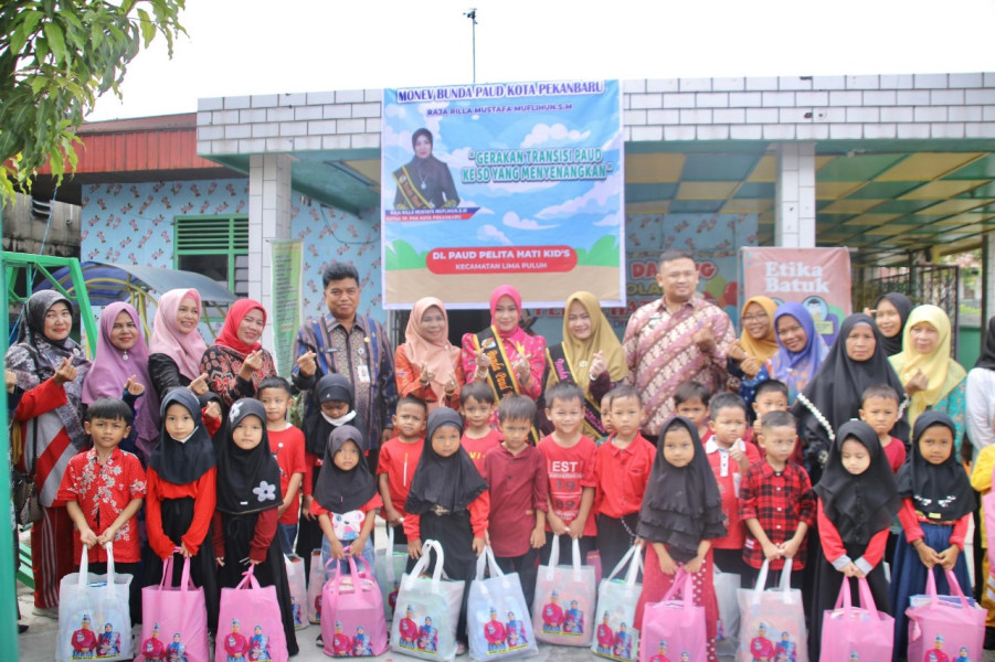Kadisdik Pekanbaru Bersama Bunda PAUD Ikuti Program Monev Transisi PAUD ke SD yang Penuh Kesenangan