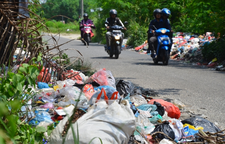 Sosialisasikan Jam Buang Sampah, DLHK Pekanbaru Harapkan Kerjasama Camat dan Lurah 