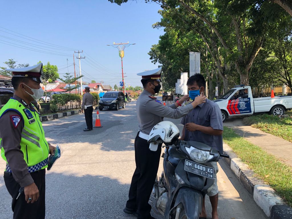 Kasat Lantas Tertibkan Pengendara Kendaraan Bermotor yang Tidak Pakai Masker
