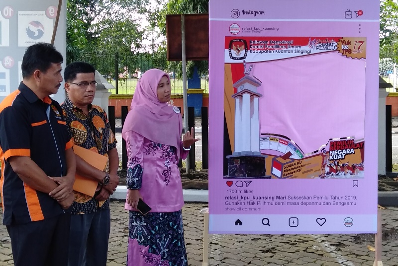 KPU Kuansing Gelar Launching Photo Booth Bingkai Foto Relasi