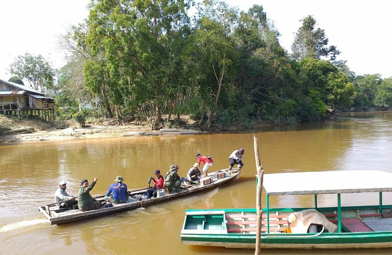 Cegah Karhutla, Babinsa Koramil 04/ Pkl Kuras Patroli Jalur Sungai Nilo