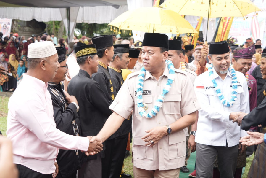 Pemangku adat Kuantan Mudik Puji Kepemimpinan  Bupati H. Suhardiman Amby