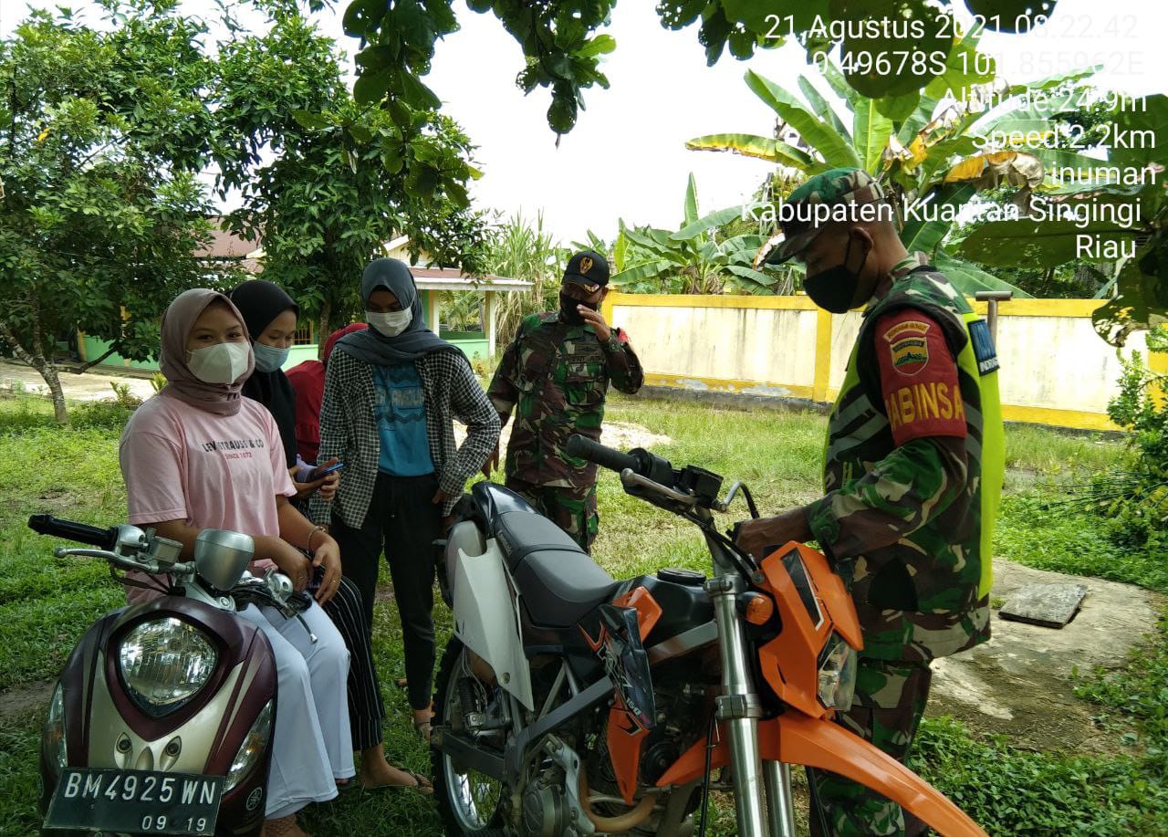 Babinsa Koramil 06/Cerenti Kodim 0302/Inhu Himbau Warga Masyarakat Untuk Patuhi Protokol Kesehatan Covid-19 di Desa Ketaping Jaya Kecamatan Inuman