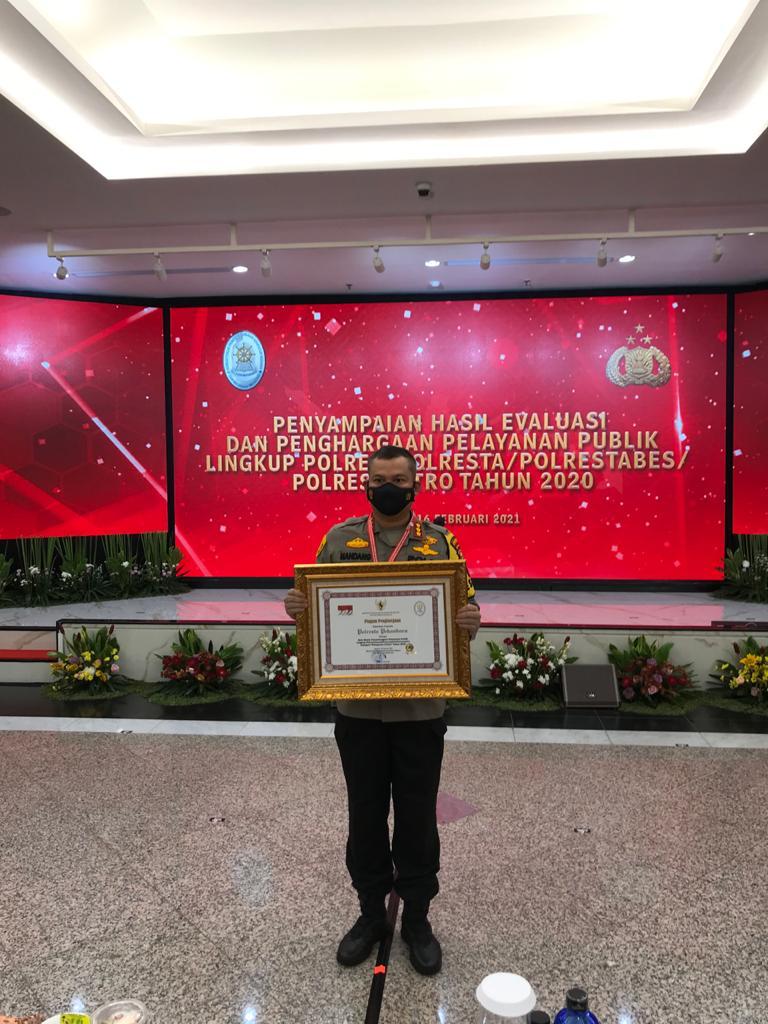 Polresta Pekanbaru Terima Penghargaan Dari Menpan-RB