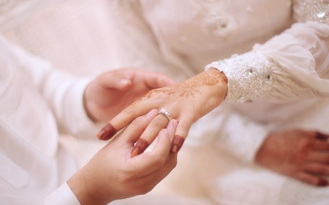 Menikah Melangkahi Kakak, Bagaimana Menurut Islam?