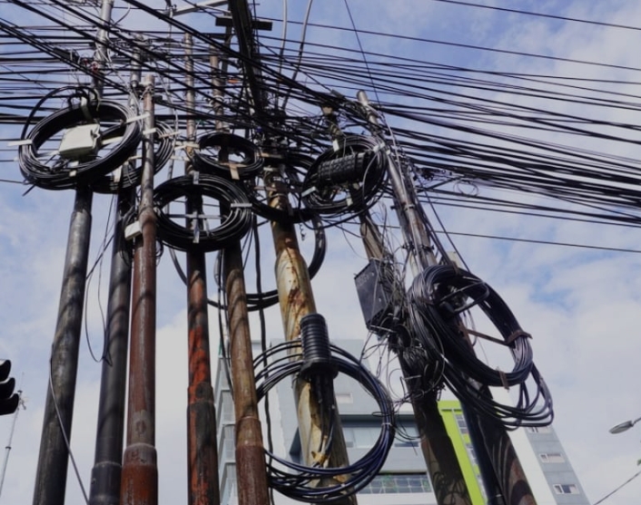 Tiang dan Kabel FO Liar Marak, Tim Gabungan Segera Tertibkan