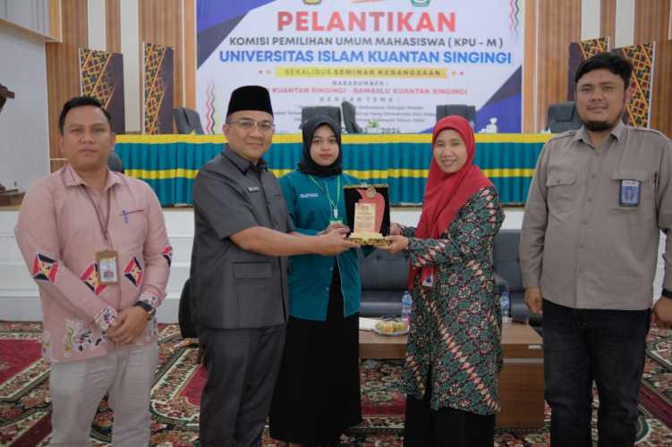 KPUM UNIKS Gelar Seminar Kebangsaan, Rektor Berikan Apresiasi
