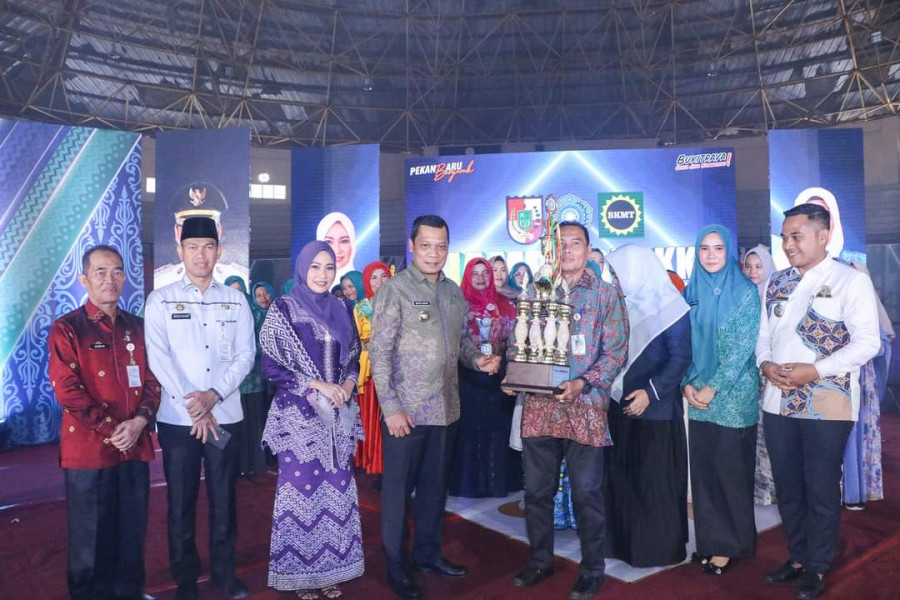 Pj Wali Kota Pekanbaru Buka Jambore PKK dan BKMT Kecamatan Bukitraya