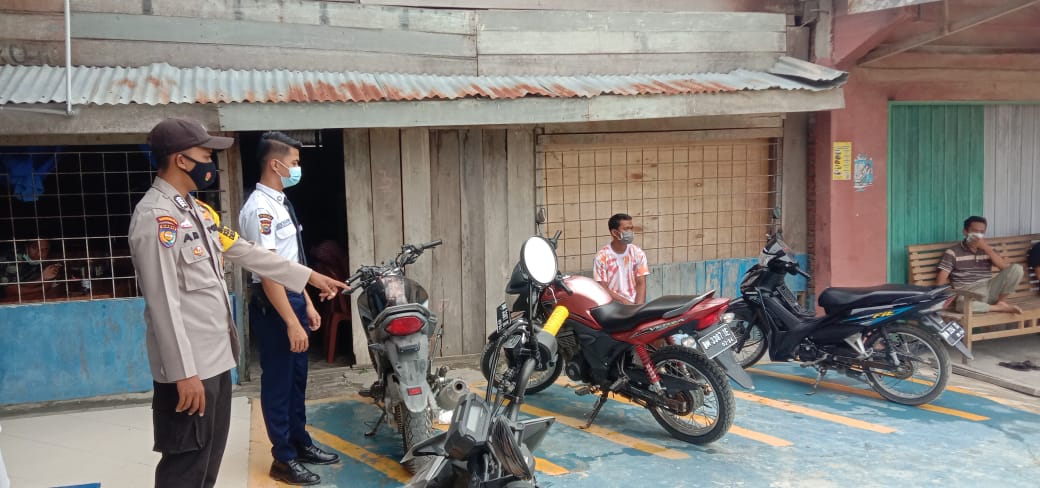 Polsek Langgam Giatkan Patroli Pencegahan Aksi C3 Sekaligus Sosialisasikan Prokes