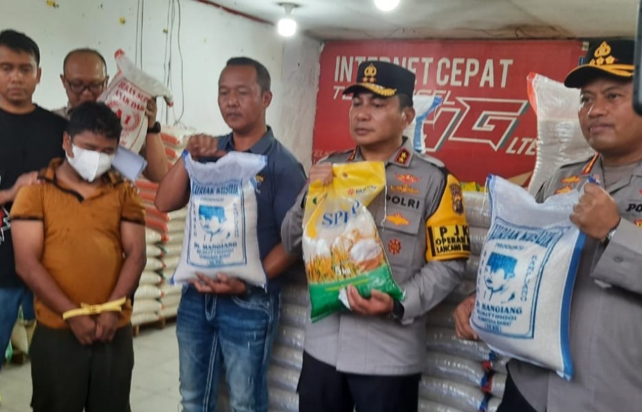 Polda Riau Bongkar Praktik Curang Oplosan dan Repacking Beras Skala Besar