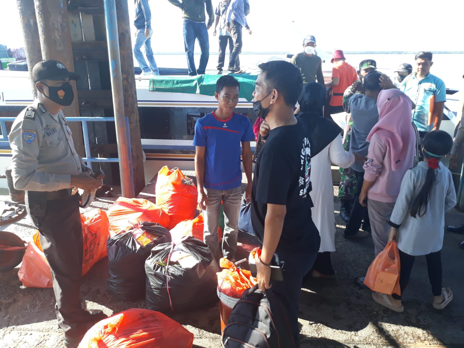 Cegah Penyebaran Covid-19 di Pelabuhan, Polsek Kuala Kampar Gelar Operasi Yustisi Prokes