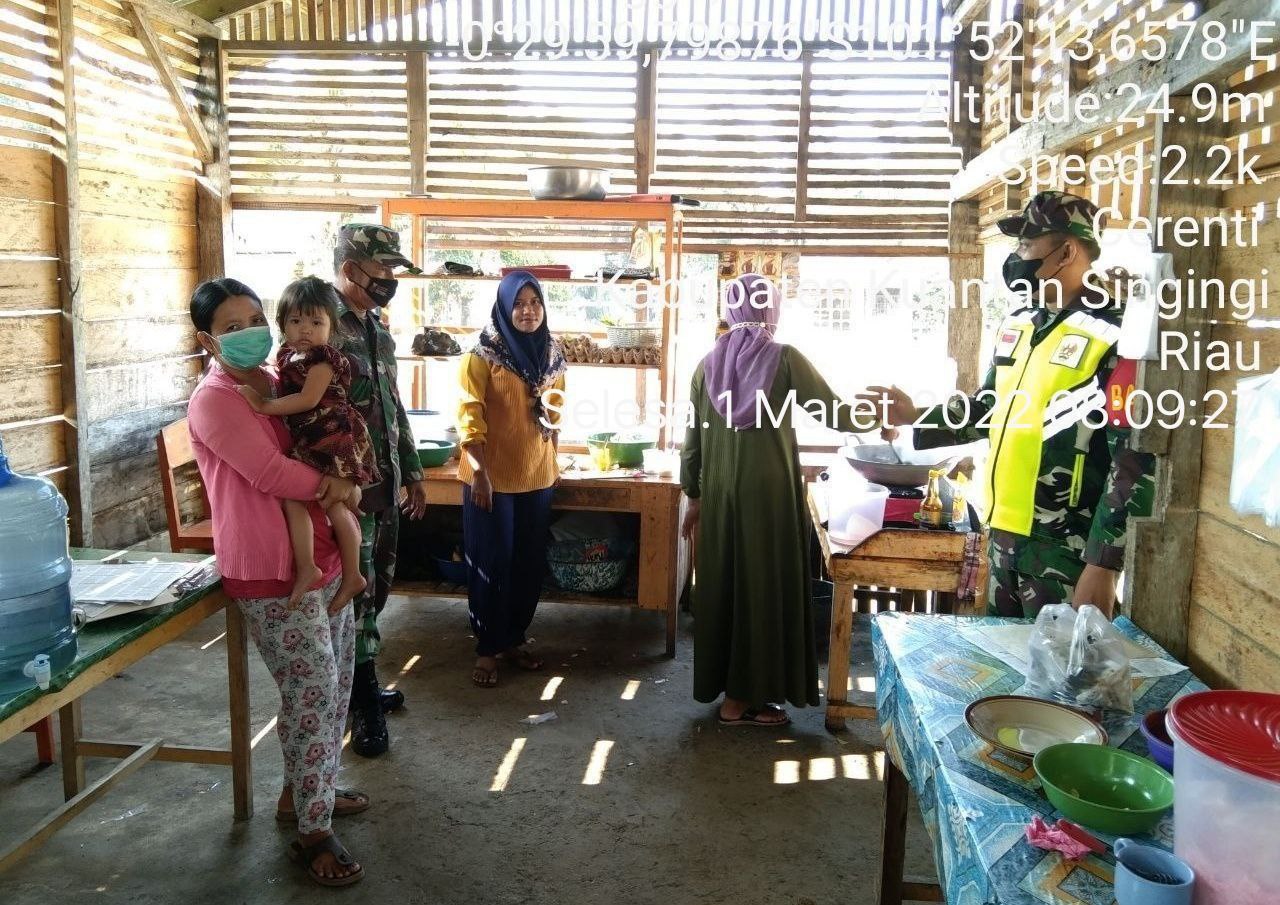 Ajak Masyarakat Patuhi Prokes, Babinsa Koramil 06/Cerenti Kodim 0302/Inhu Diwilayah Binaan Desa Pulau Jambu Kecamatan Cerenti 