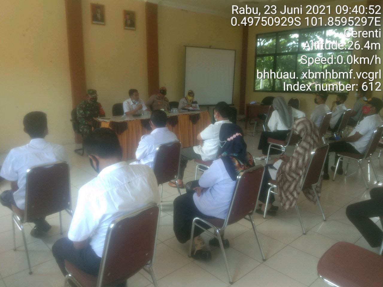 Babinsa Koramil 06/Cerenti Dim 0302/Inhu Menghadiri Rapat Penetapan Jadwal Rayonisasi Vaksin Covid-19