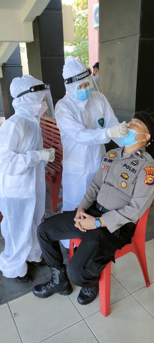 Pelaksanaan Swab Antigen terhadap Personil Polres Kuansing 