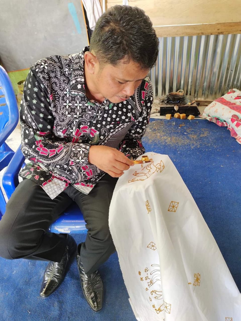 Bangga Akan Produk Lokal  Anggota DPRD Kuansing Ikut Membatik