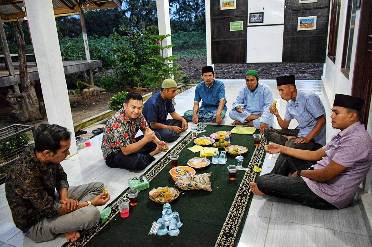 Yayasan Aqzia Fondation  Menjalin Silaturrahmi dan  Berbuka Bersama  