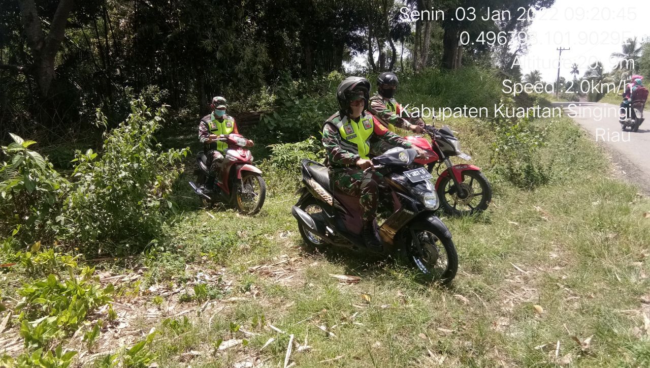 Babinsa Koramil 06/Cerenti Dim 0302/Inhu Bersama Warga Laksanakan Sosialisasi Dan Patroli Karlahut Diwilayah Binaan di Seberang Pulau Busuk Kecamatan Inuman