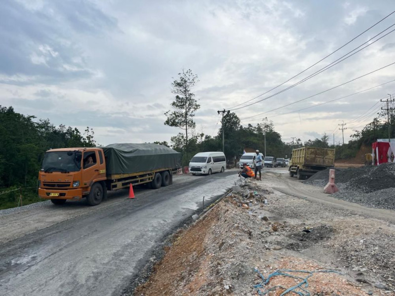 Pengaspalan Jalan Lintas Riau-Sumbar Tanjung Alai Ditunda, Pondasi Masih Goyang