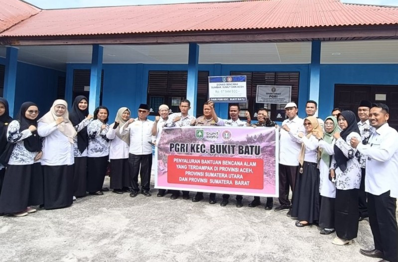 PGRI Bukit Batu Salurkan Donasi Rp67,9 Juta untuk Korban Bencana di Tiga Provinsi 