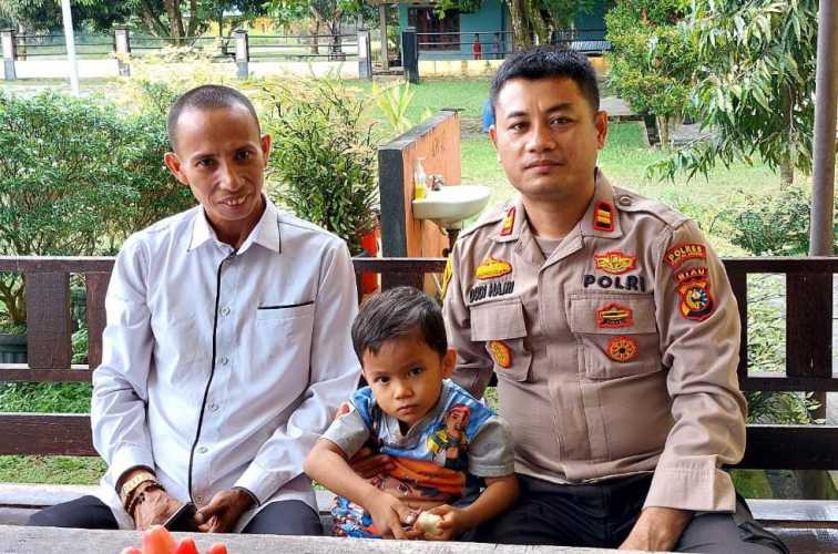 Ditemukan Bocah 3 Tahun di depan RM Minang Jaya Simpang Kampar Desa Lubuk Kebun, Warga Yang Kehilangan Anak Bisa Lapor ke Polsek Logas Tanah Darat