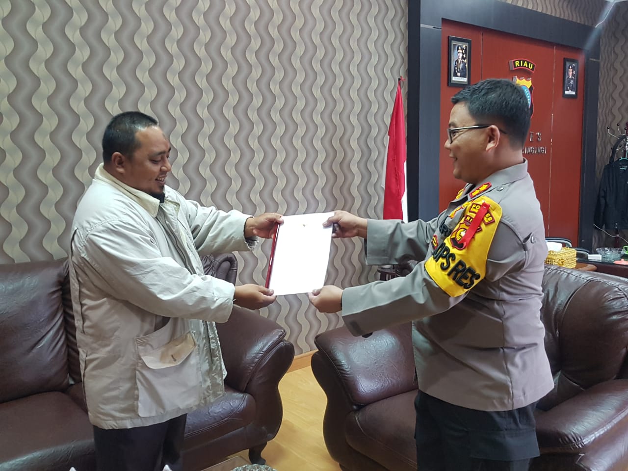 Dihadapan Kapolres Kuansing, Ketua FPI Kab. Kuansing Nyatakan Menerima Dan Siap Mematuhi Keputusan SKB Mendagri, Menkumham, Menkominfo, Jaksa Agung, Kapolri, Kepala BNPT