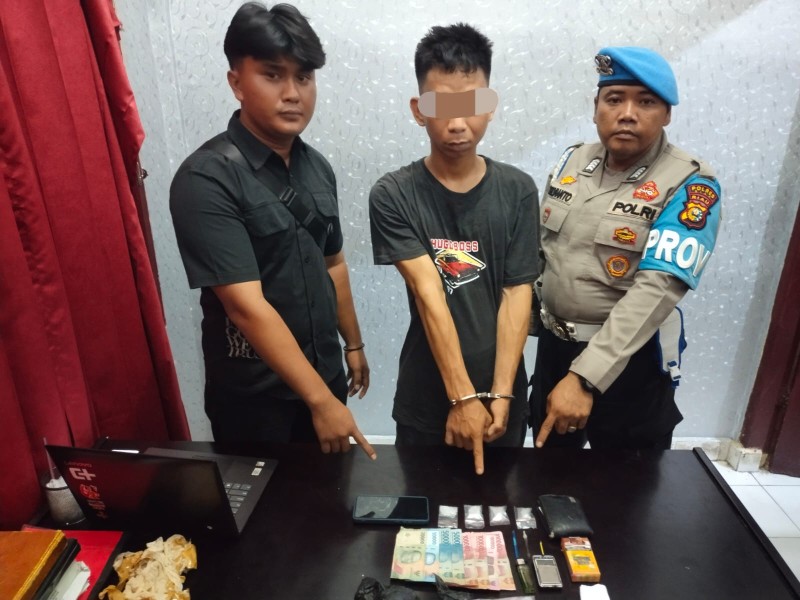 Pemuda di Siak Ditangkap Saat Bawa Sabu, Polisi Temukan Tiga Paket Tambahan di Rumahnya