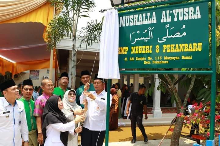 Wawako Ayat Cahyadi Resmikan Mushalla Al-Yusra SMPN 8 Pekanbaru