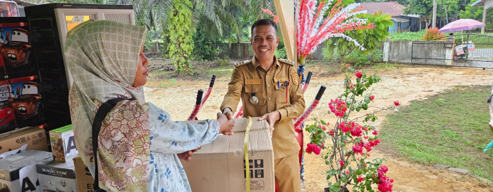 Bukukan Laba  361 Juta;  Camat Sentajo Raya Apresiasi BumDes Gemilang Langsat Hulu