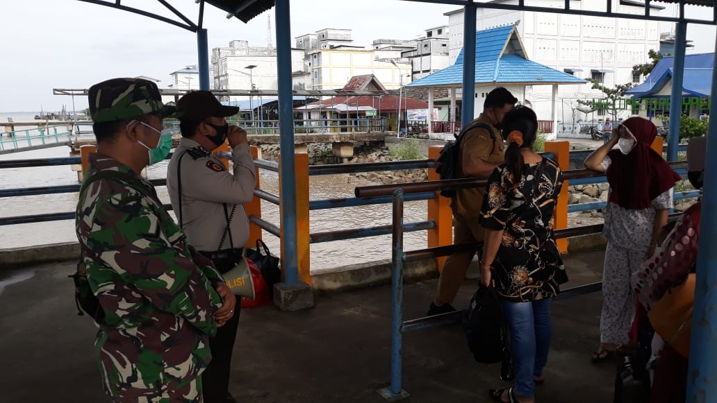 Prokes Masyarakat di Pelabuhan Teluk Dalam Dimonitor Polsek Kuala Kampar