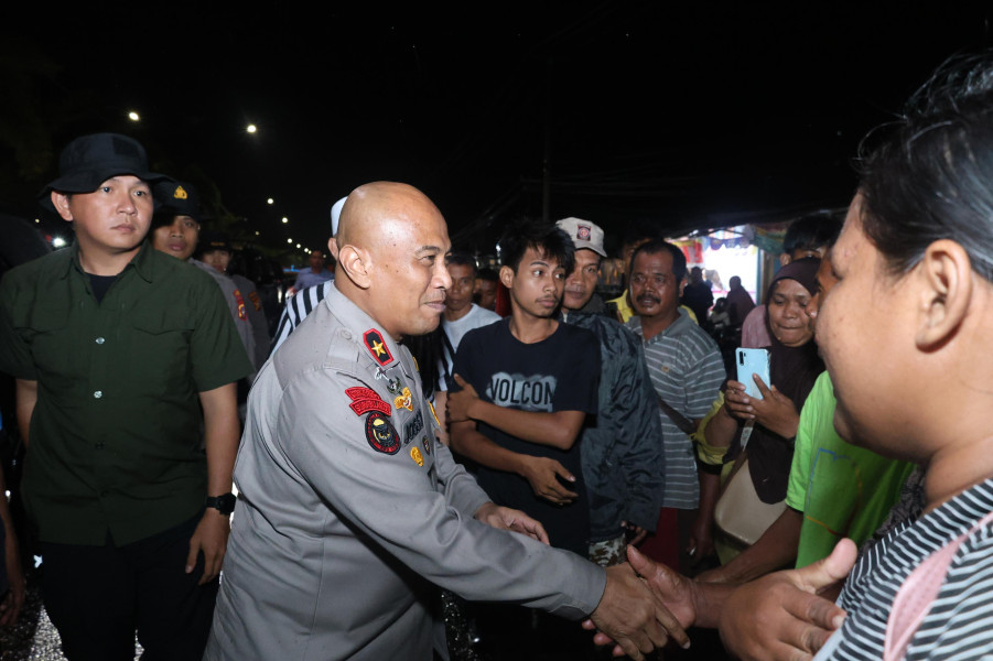 Wakapolda Riau Terjun Langsung ke Lokasi Banjir, Beri Semangat Warga Terdampak