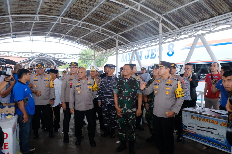 Kapolda Riau Tinjau Kesiapan Arus Mudik di Pelabuhan dan Jalan Tol Dumai