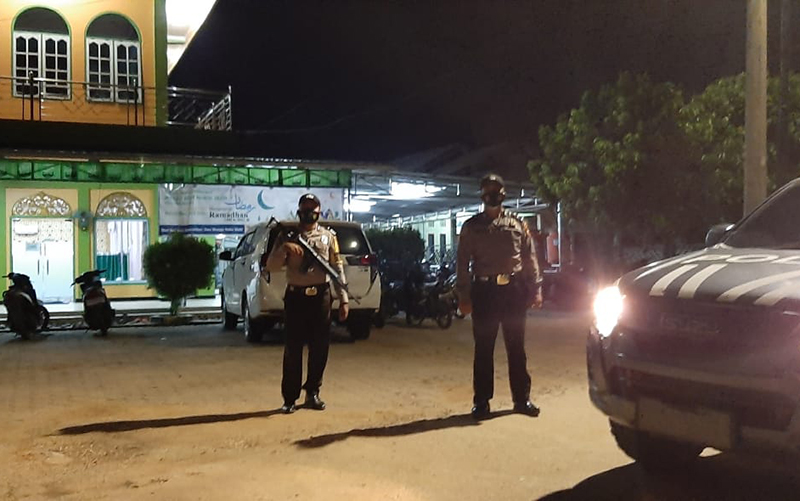 Antisipasi Kriminalitas Saat Ramadhan, Polsek Ukui Lakukan Pengamanan Ibadah Tarawih