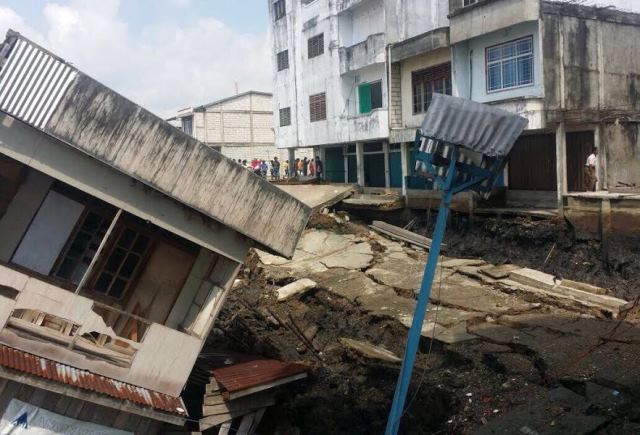 Longsor di Kuala Enok, Jalan Beton 70 Meter dan 3 Gudang Ambruk ke Lumpur 