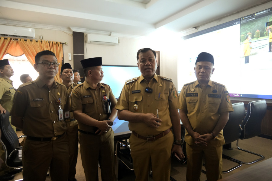 Tinjau Command Centre  Bupati Optimis 2024 Terapkan Kuansing Digital