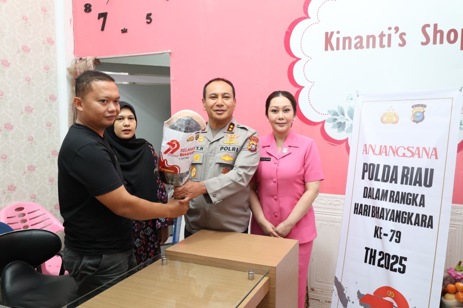 Anjangsana HUT Bhayangkara, Polda Riau Bantu Personel dengan Kaki Palsu dan Penugasan Khusus