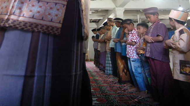 Jamaah Tarekat Naqsabandiyah Mulai Puasa Ramadan Hari Ini