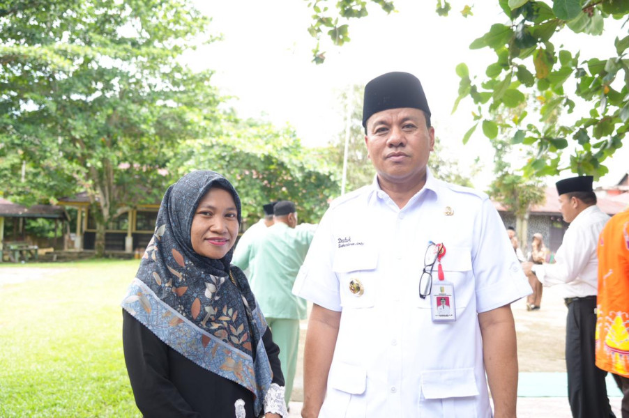 Miliki Suara Merdu Saat Mengaji  Guru SD Koto Cerenti, Bakal Di Umrohkan Plt Bupati