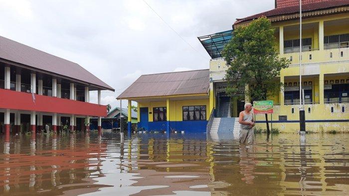 17 Sekolah di Pekanbaru Terendam Banjir, Aktivitas Belajar Dihentikan