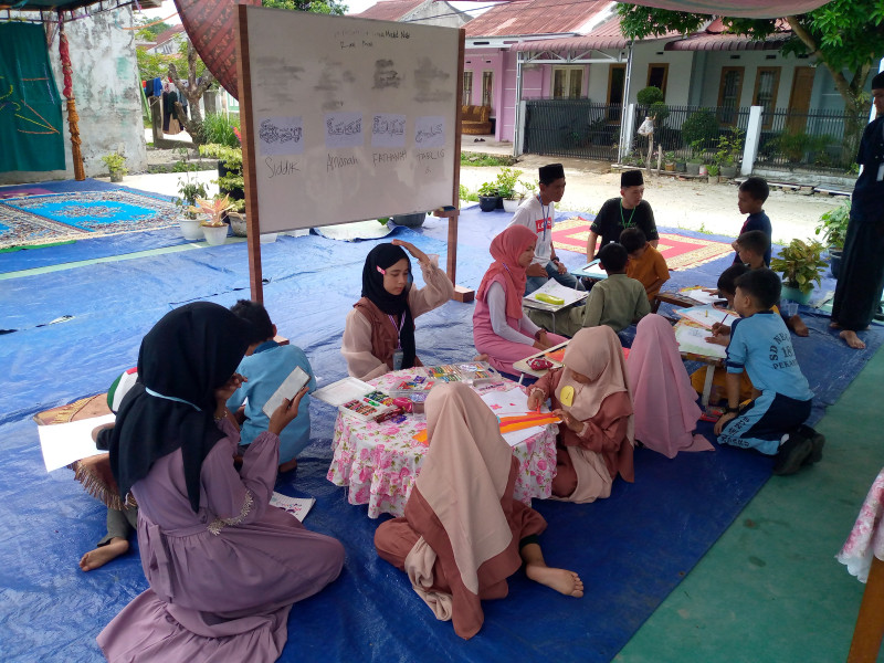 Pena Cilik Berkarya, Lomba Kaligrafi Meriahkan Maulid Nabi di Desa Tarai Bangun 