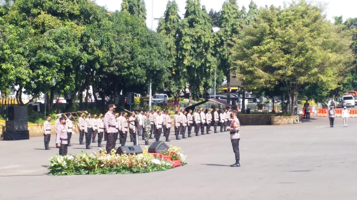 Kapolri Lepas 40.366 Bhabinkamtimas Sebagai Tracer Penyebaran Covid-19