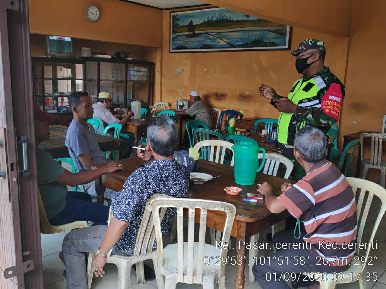 Babinsa Koramil 06/cerenti Dim 0302/Inhu Gencarkan Sosialisasi Cegah Penyebaran Covid-19 