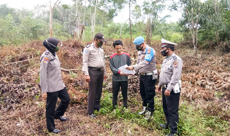 Sosialisasikan Maklumat Kapolda Riau, Polsek Pangkalan Kuras Ajak Warga Jaga Kelestarian Hutan