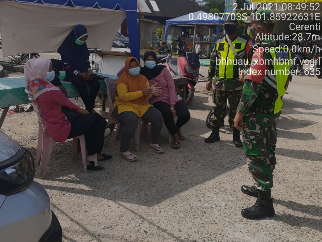 Babinsa Koramil 06/Cerenti Kodim 0302/Inhu Himbau Warga Masyarakat Akan Pentingnya Penegakkan Protokol Kesehatan