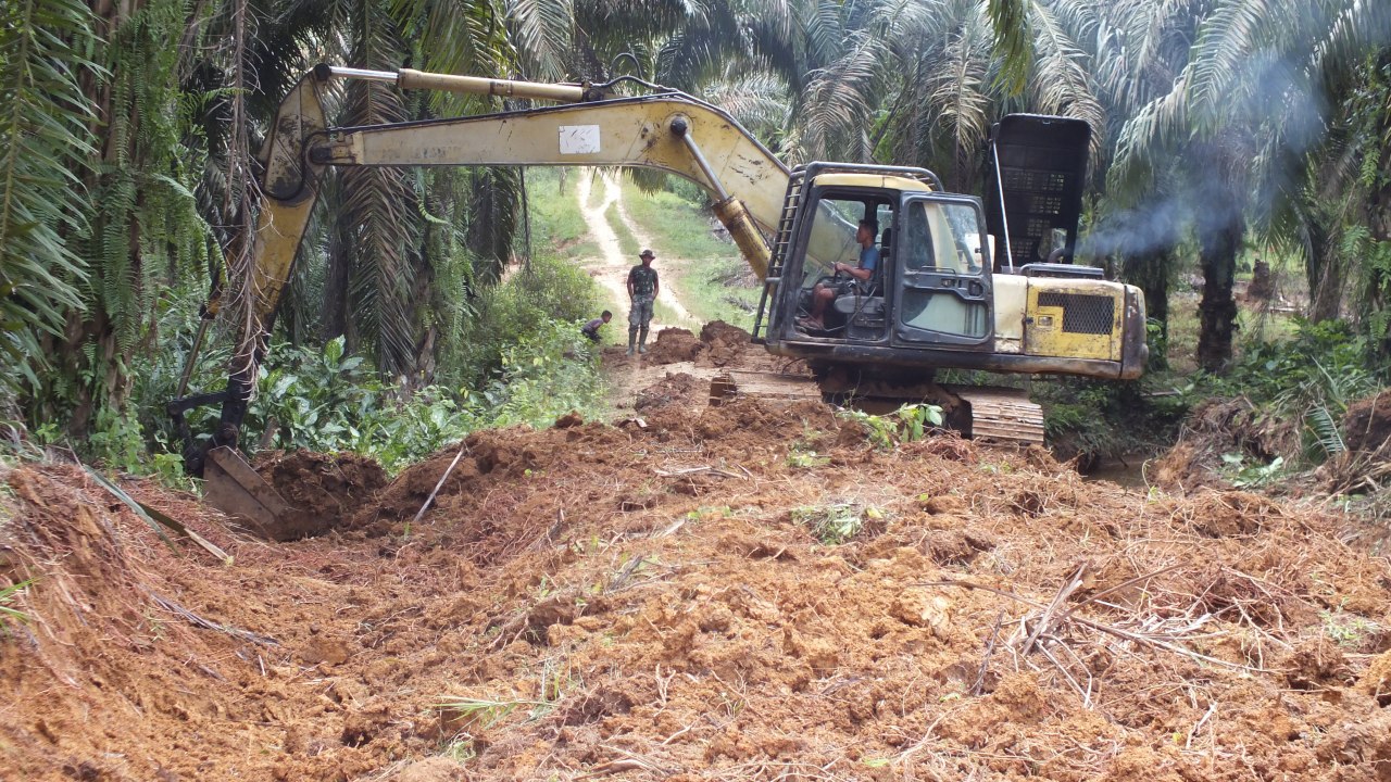 Excavator Sarana Pendukung Satgas TMMD Ke-109 Kodim 0302/Inhu