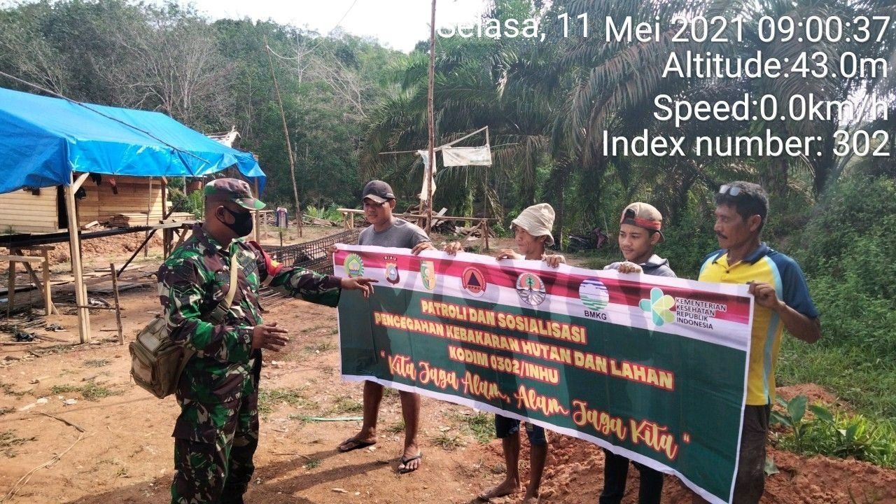 Babinsa Koramil 06/ Cerenti  Kodim 0302/ Inhu Terus Tingkatkan Pengawasan Dengan Terus Melakukan Sosialisasi Dan Patroli Di Wilayah Binaan