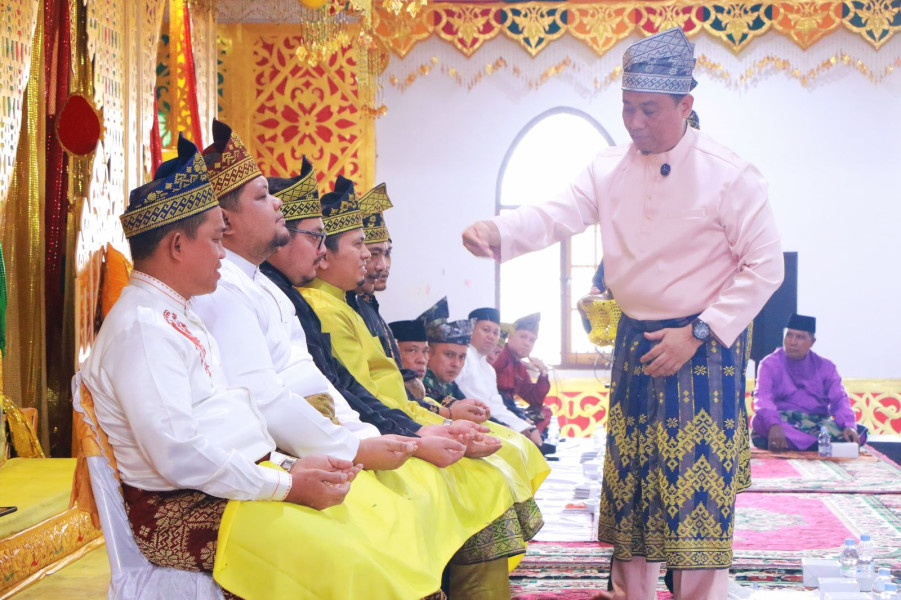 Tepuk Tepung Tawar, Doa dan Restu bagi Pimpinan DPRD Pekanbaru