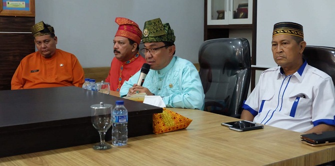 Gelar Press Conference dengan Insan Pers, Ini yang Diceritakan Bupati Inhil