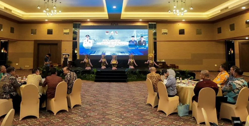 Kepala DPMPTSP Akmal Khairi Dampingi Sekdako Buka Pekanbaru Investment Forum 2024
